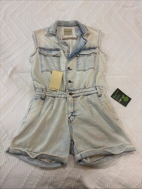 Love Trends Light Wash Stretchy Denim Sleeveless Romper